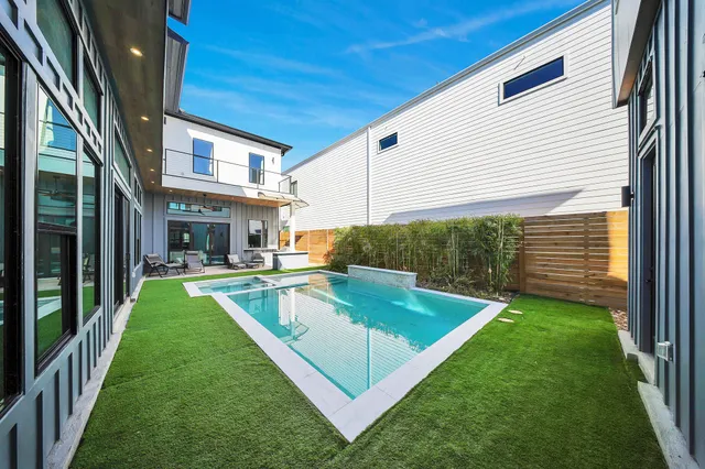 $20,000 | 5414 John Dreaper Drive, Houston, TX 77056