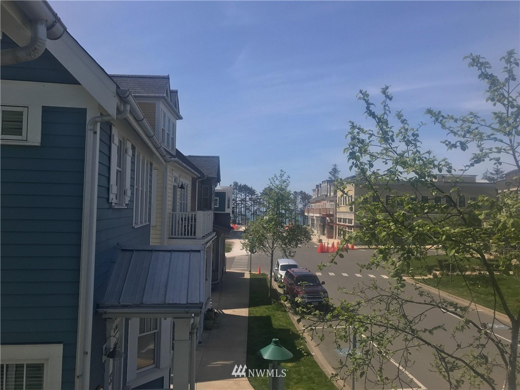 39 Madison Lane Pacific Beach, WA 98571 - Photo 2 of 25