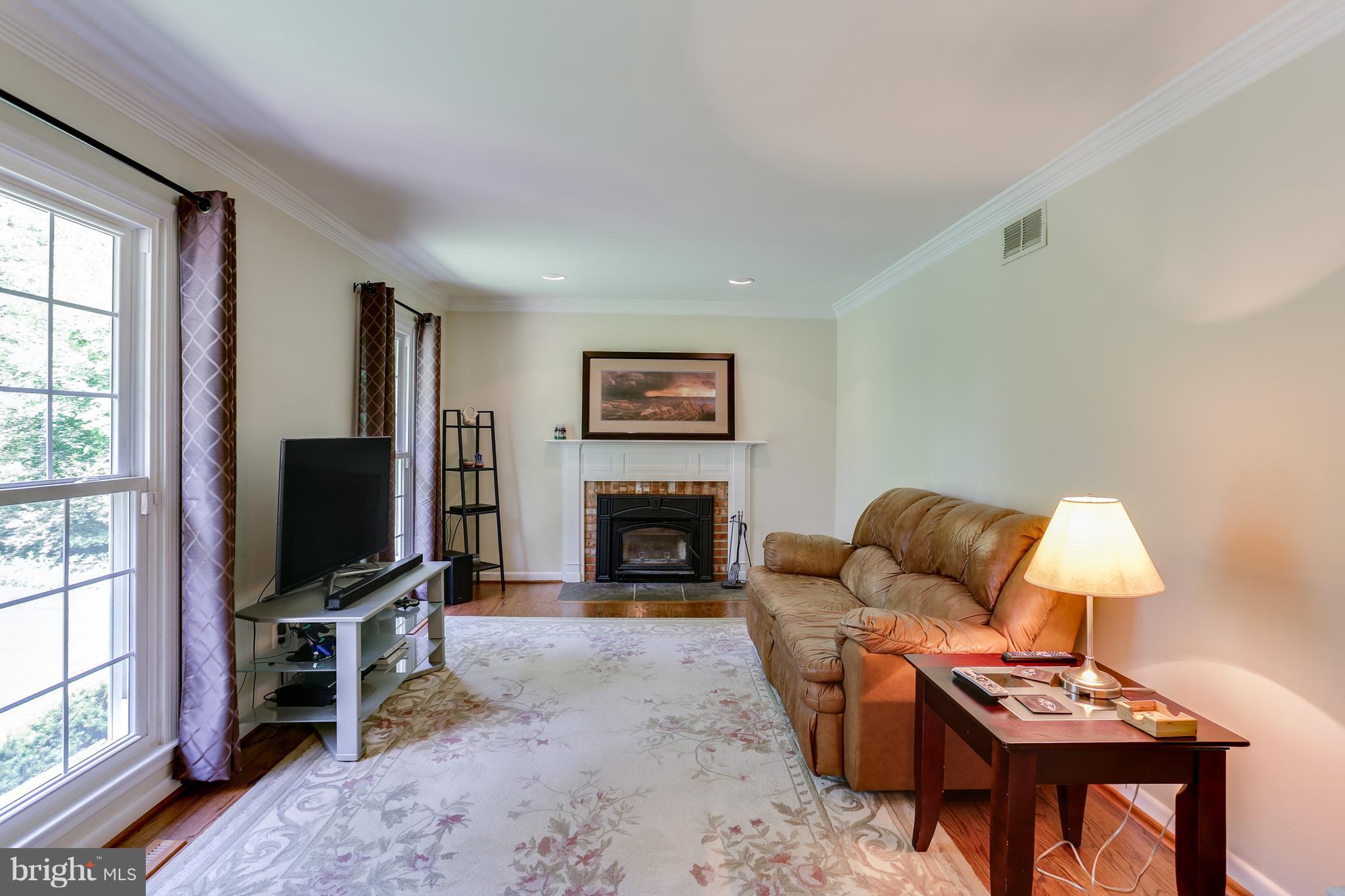 757 West Watersville Road Mount Airy, MD 21771 - Photo 2 of 27 Living Room