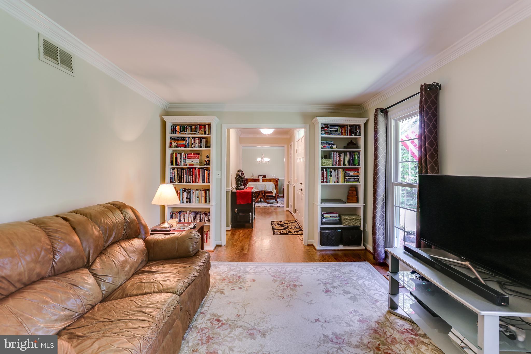 757 West Watersville Road Mount Airy, MD 21771 - Photo 3 of 27 Living Room
