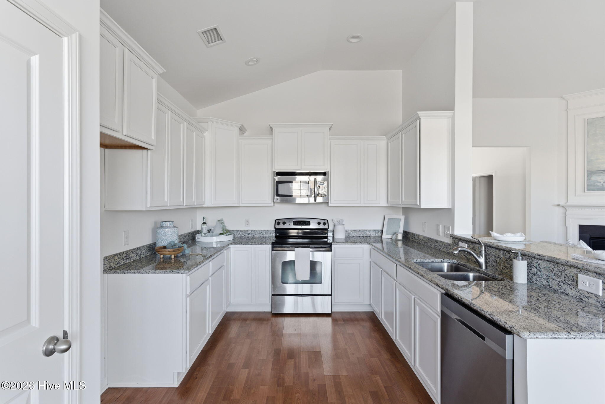 211 Cable Lake Circle Calabash, NC 28467 - Photo 16 of 25 32-web-or-mls-CAMMediaLLC.com 211-8