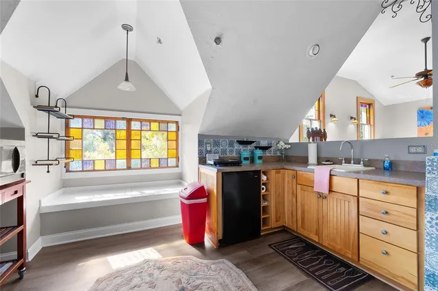 $1,250,000 | 221 Southeast 7th Street, Gainesville, FL 32601