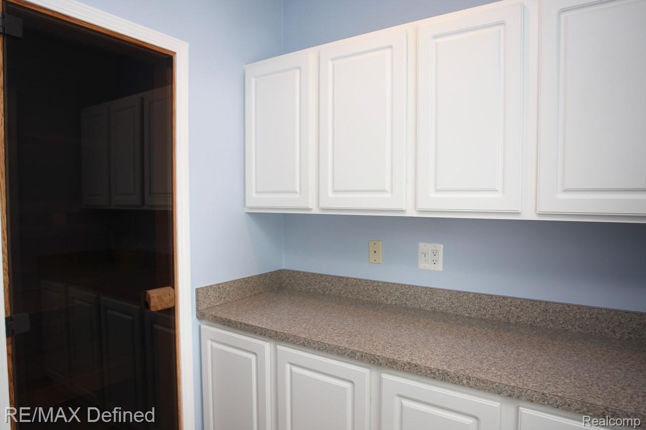 943 Downhill Lane Rochester, MI 48307 - Photo 16 of 43 AJ5E0655.jpg