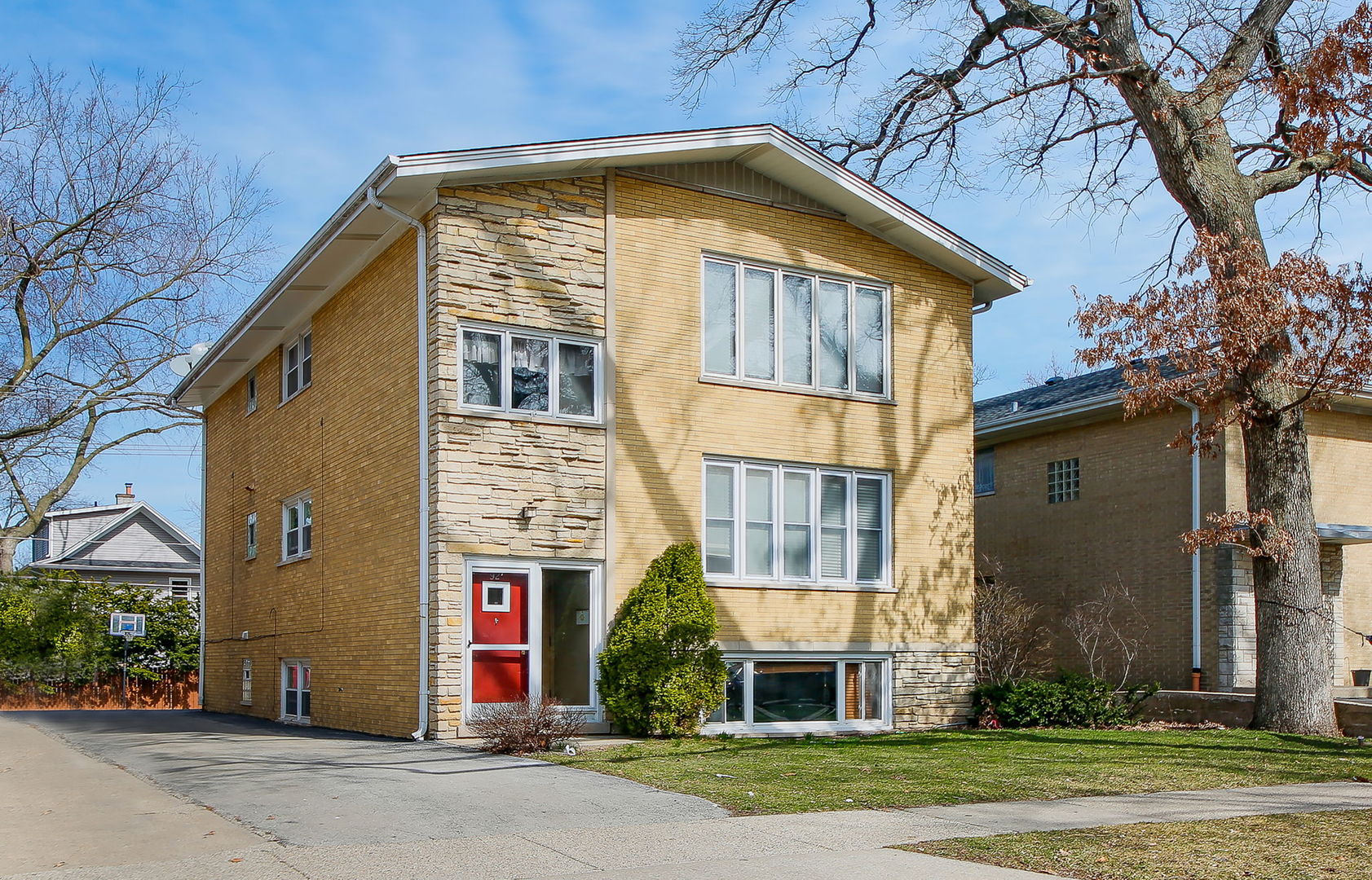 92 Pine Avenue Riverside, IL 60546 - Photo 1 of 24