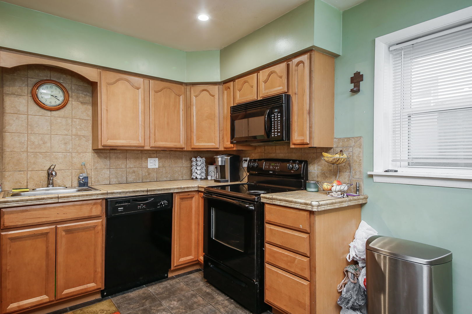 92 Pine Avenue Riverside, IL 60546 - Photo 11 of 24