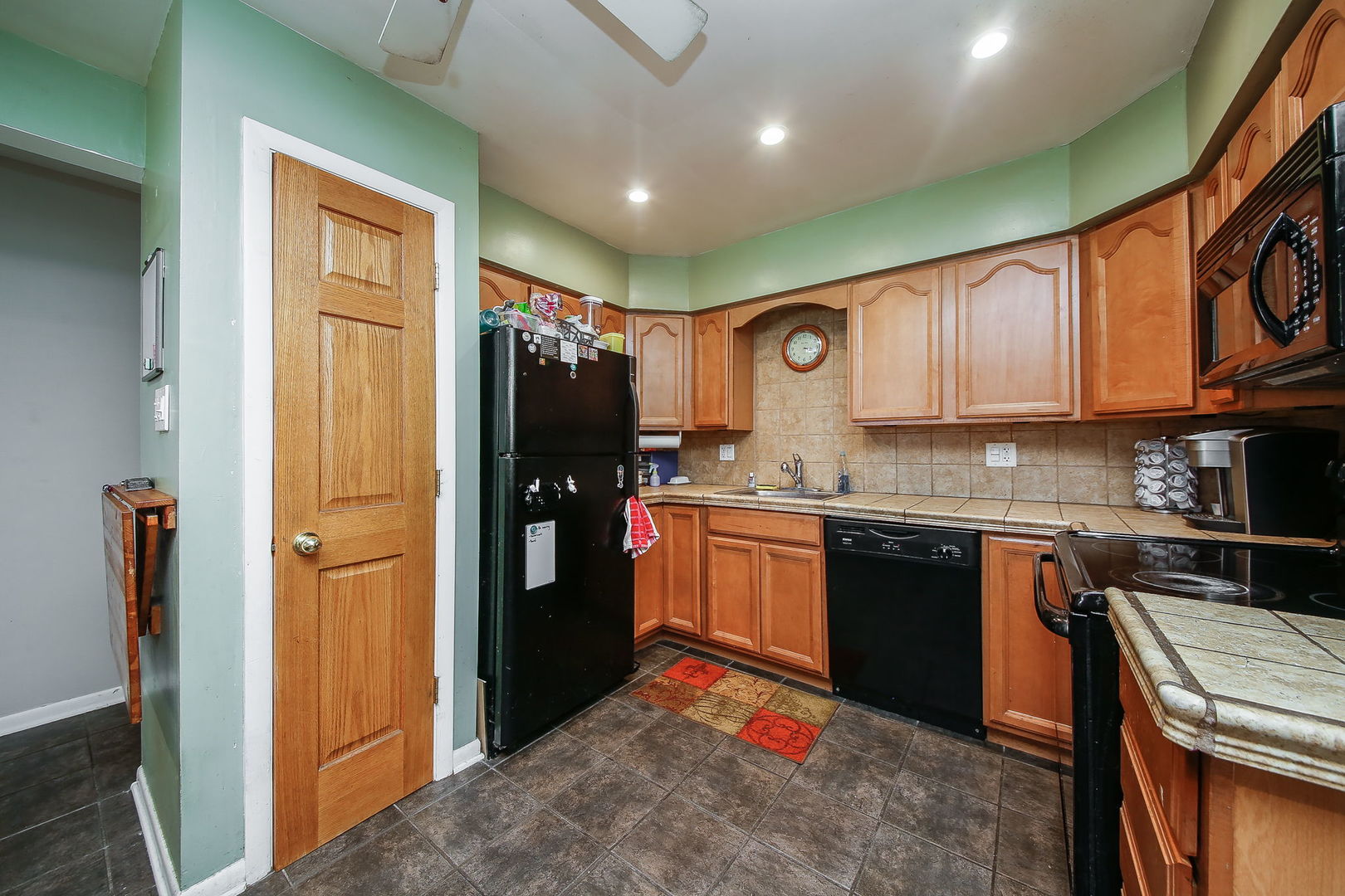 92 Pine Avenue Riverside, IL 60546 - Photo 10 of 24