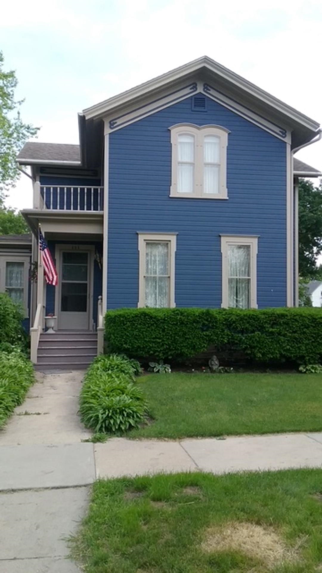 121 Watertown Street Ripon, WI 54971 - Photo 2 of 37