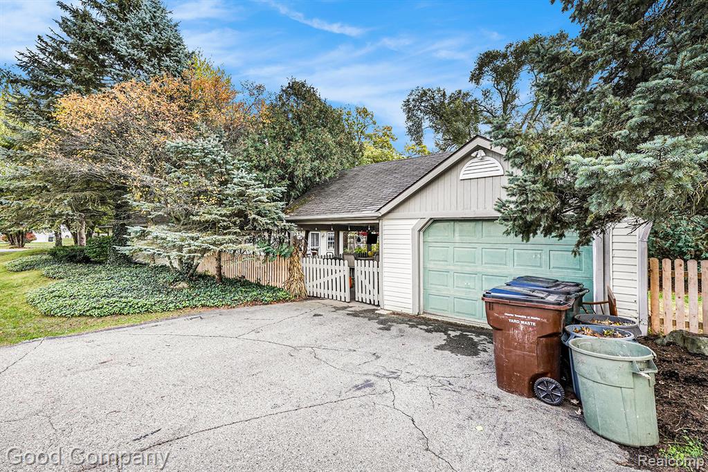 47595 Frederick Road Utica, MI 48317 - Photo 22 of 26