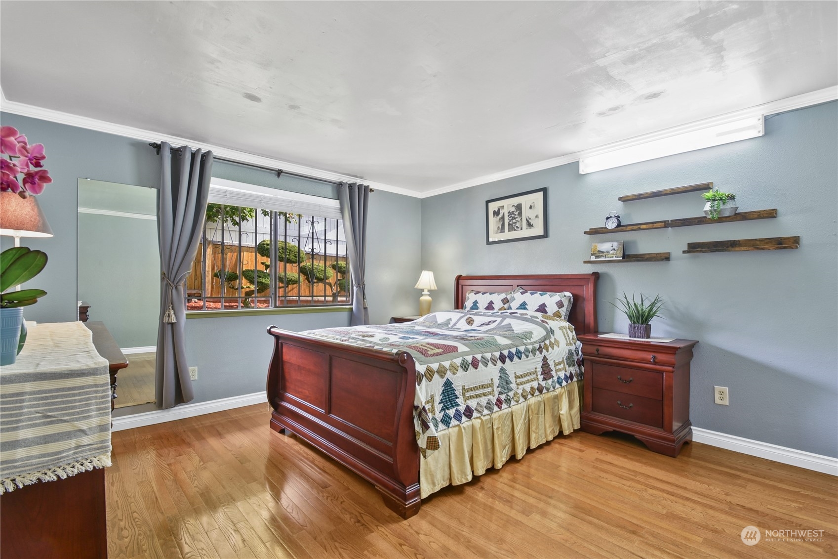 31108 11th Place Southwest Federal Way, WA 98023 - Photo 8 of 22 a bedroom with a bed and a couch