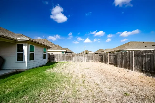 $1,990 | 403 Grapefruit Road, Hutto, TX 78634