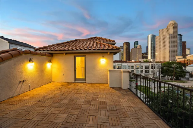 $599,000 | 2006 Helena Street, Houston, TX 77002