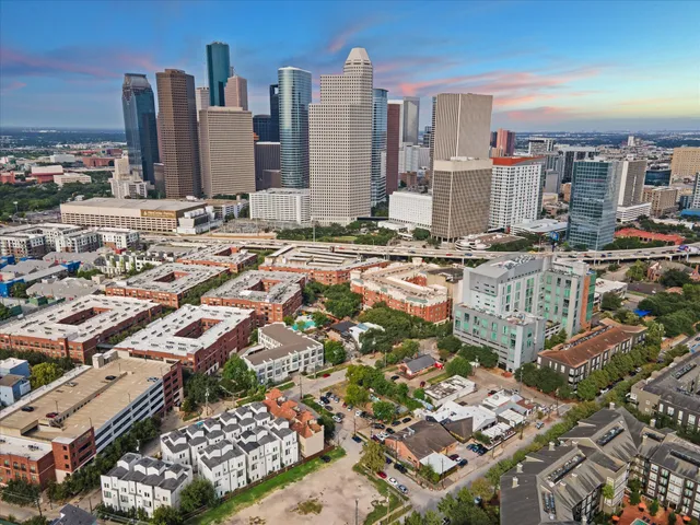 $599,000 | 2006 Helena Street, Houston, TX 77002