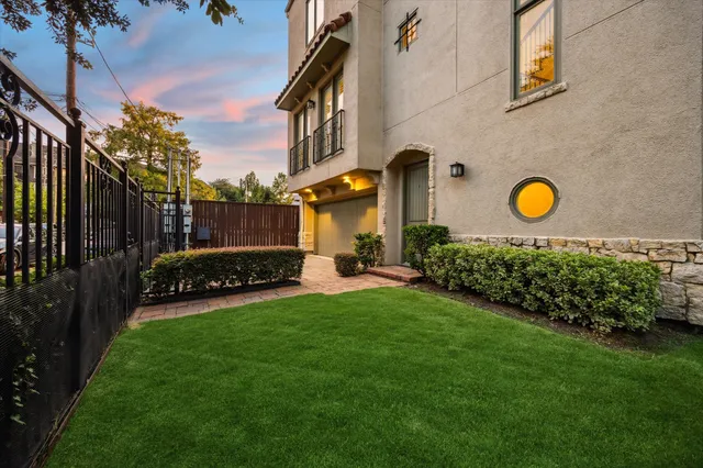 $599,000 | 2006 Helena Street, Houston, TX 77002