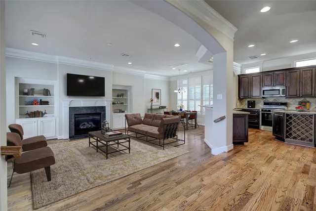 $599,000 | 2006 Helena Street, Houston, TX 77002