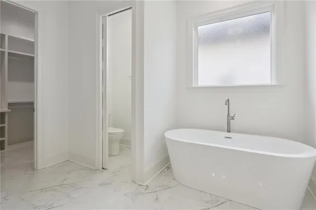 $399,000 | 325 Chinchilla Drive, Arabi, LA 70032