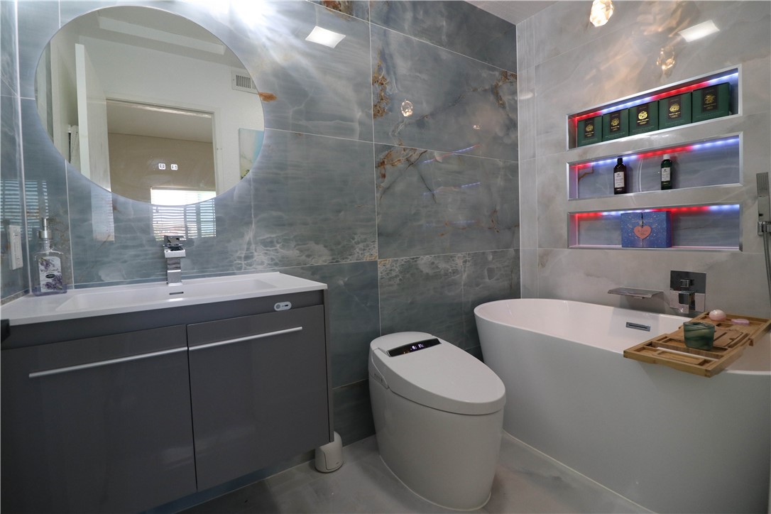 730 Breeze Hill Road, Unit 230 Vista, CA 92081 - Photo 17 of 39