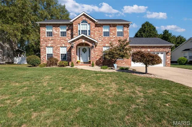 $395,000 | 203 Bristol Drive, Troy, IL 62294