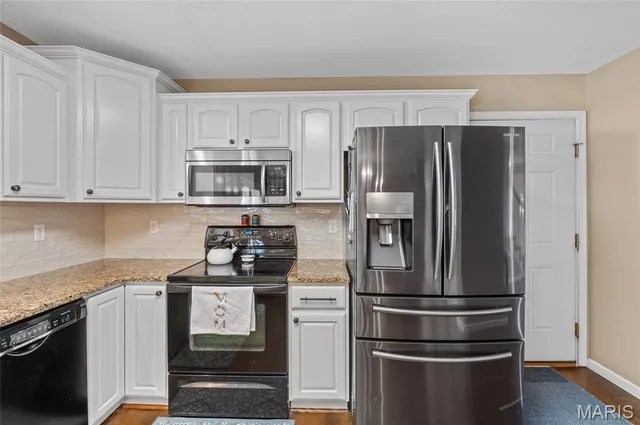 $395,000 | 203 Bristol Drive, Troy, IL 62294