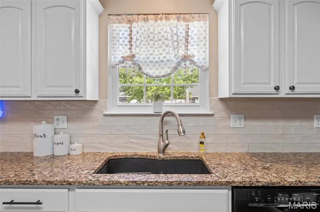 $395,000 | 203 Bristol Drive, Troy, IL 62294