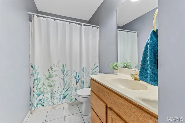 $395,000 | 203 Bristol Drive, Troy, IL 62294