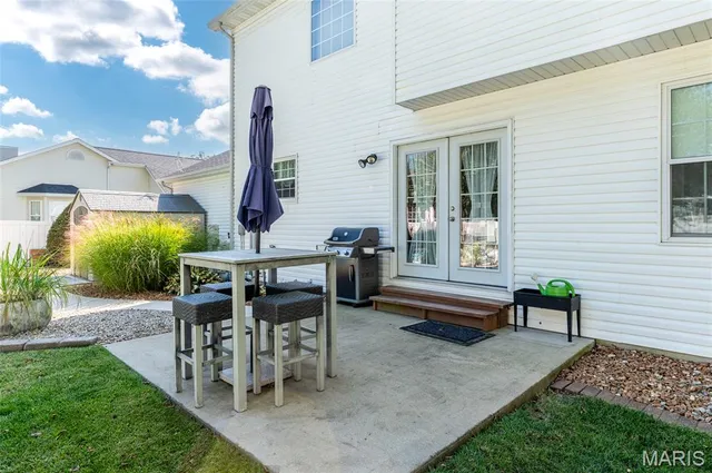 $395,000 | 203 Bristol Drive, Troy, IL 62294