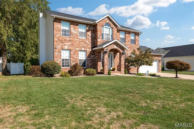 $395,000 | 203 Bristol Drive, Troy, IL 62294