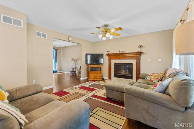 $395,000 | 203 Bristol Drive, Troy, IL 62294