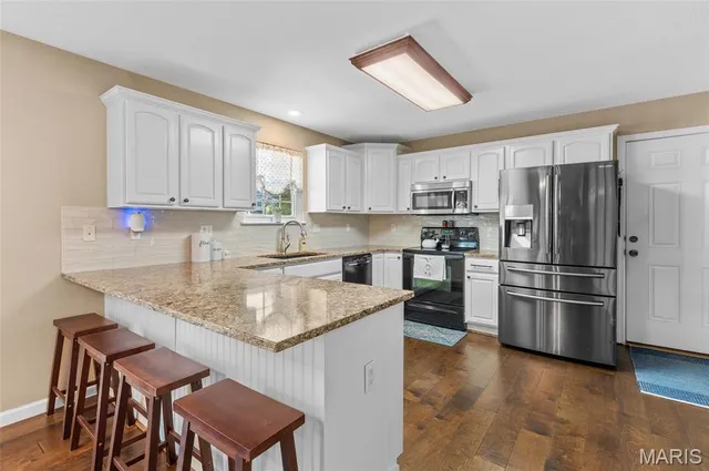 $395,000 | 203 Bristol Drive, Troy, IL 62294