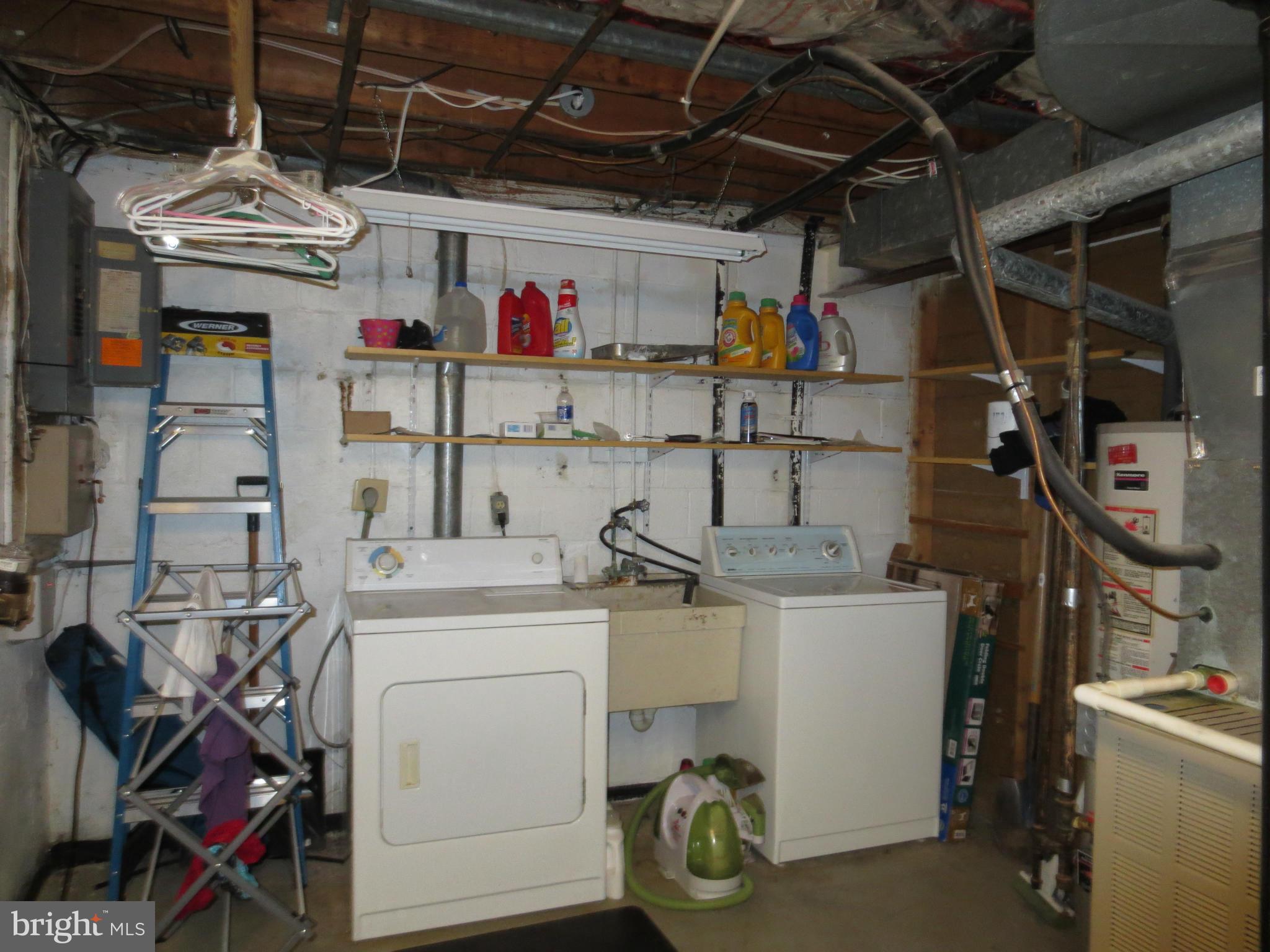 9521 Burdett Road Burke, VA 22015 - Photo 22 of 29 Interior (General)