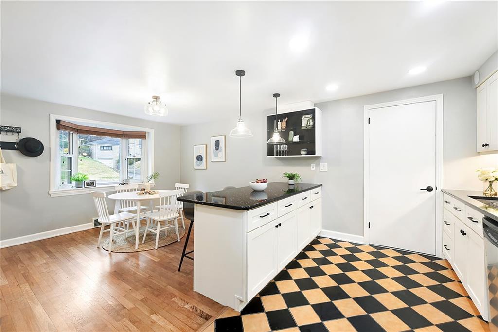 2514 Collins Road Pittsburgh, PA 15235 - Photo 11 of 25 Gallery Image 11