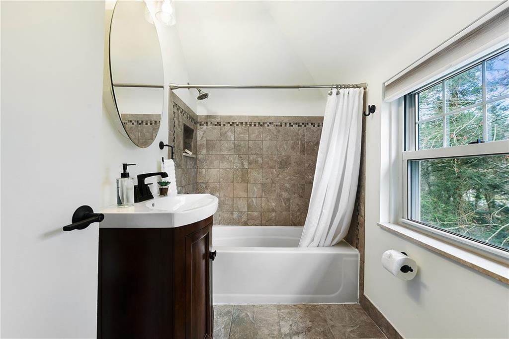 2514 Collins Road Pittsburgh, PA 15235 - Photo 15 of 25 Gallery Image 15