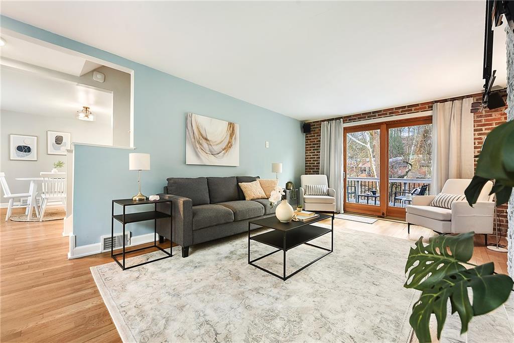 2514 Collins Road Pittsburgh, PA 15235 - Photo 2 of 25 Gallery Image 2