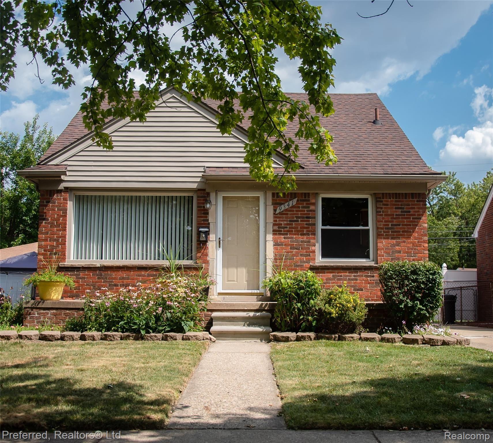 9341 Rosedale Boulevard Allen Park, MI 48101 - Photo 2 of 36 DSC_8522.jpg
