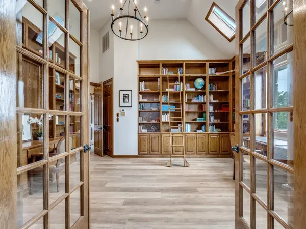 $1,395,000 | 362 Woodland Hills Drive, Sherman, TX 75092