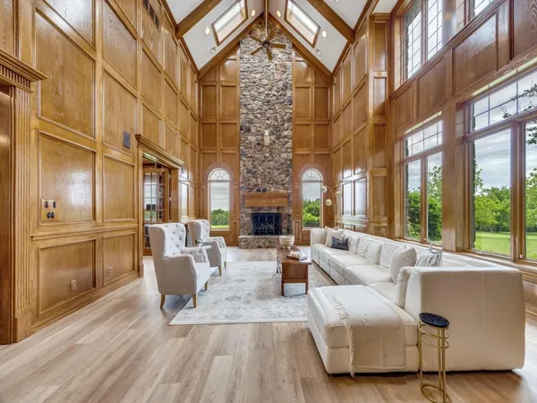 $1,395,000 | 362 Woodland Hills Drive, Sherman, TX 75092