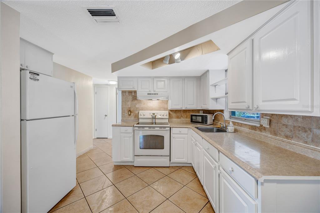 7804 Niagara Drive Port Richey, FL 34668 - Photo 10 of 21