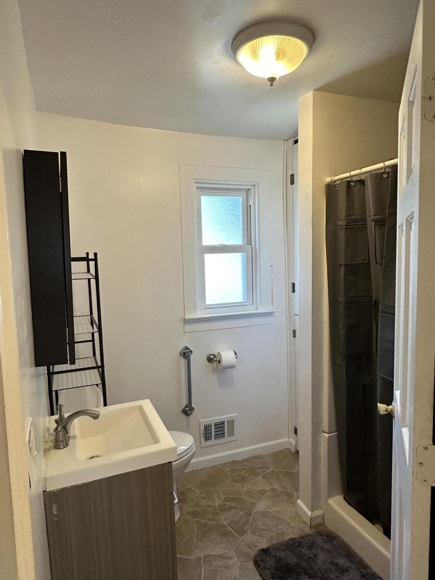 314 5th Avenue Three Rivers, MI 49093 - Photo 11 of 21 IMG_0394