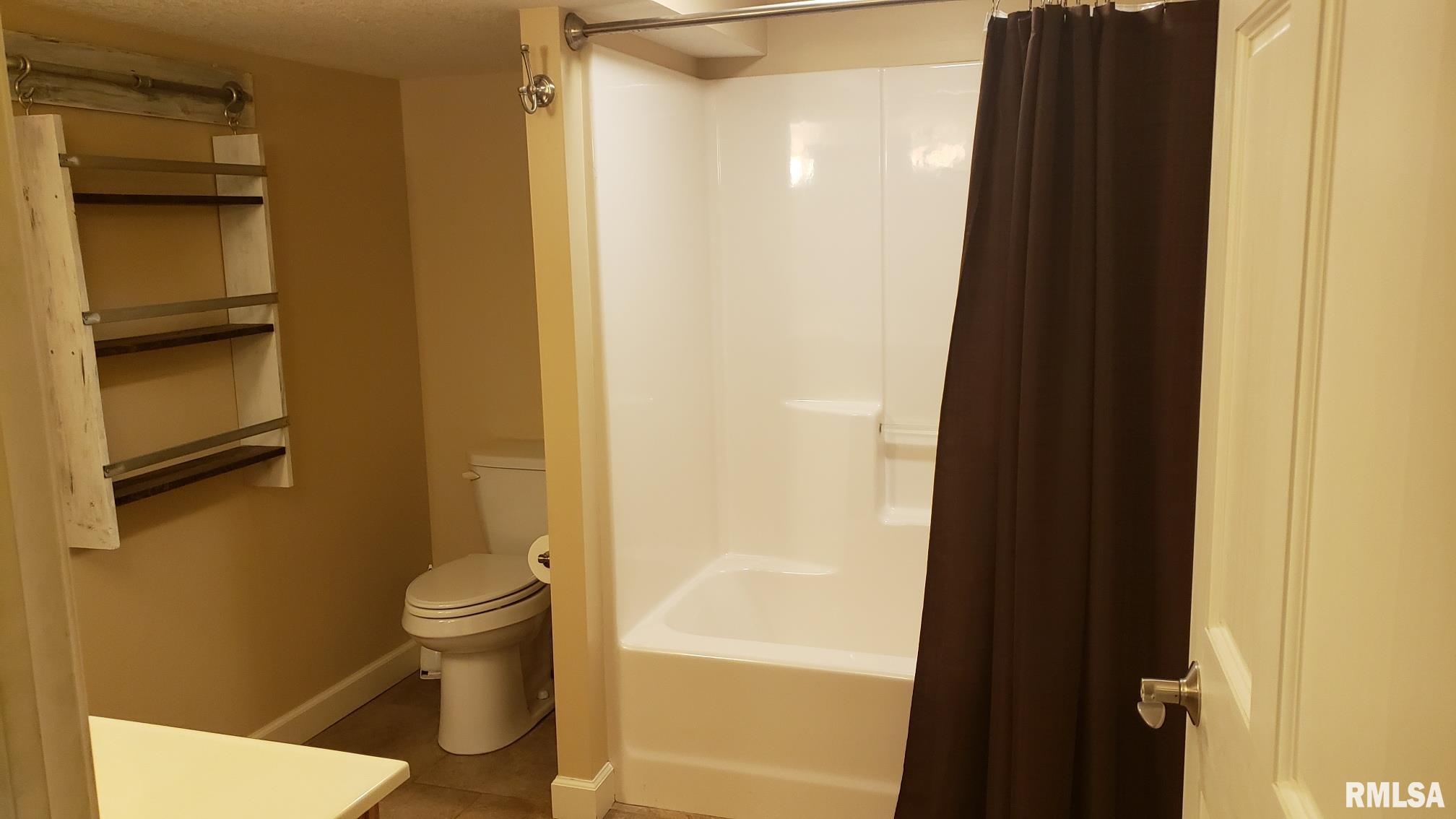 3330 8th Street Moline, IL 61265 - Photo 21 of 22 Gallery Image 21