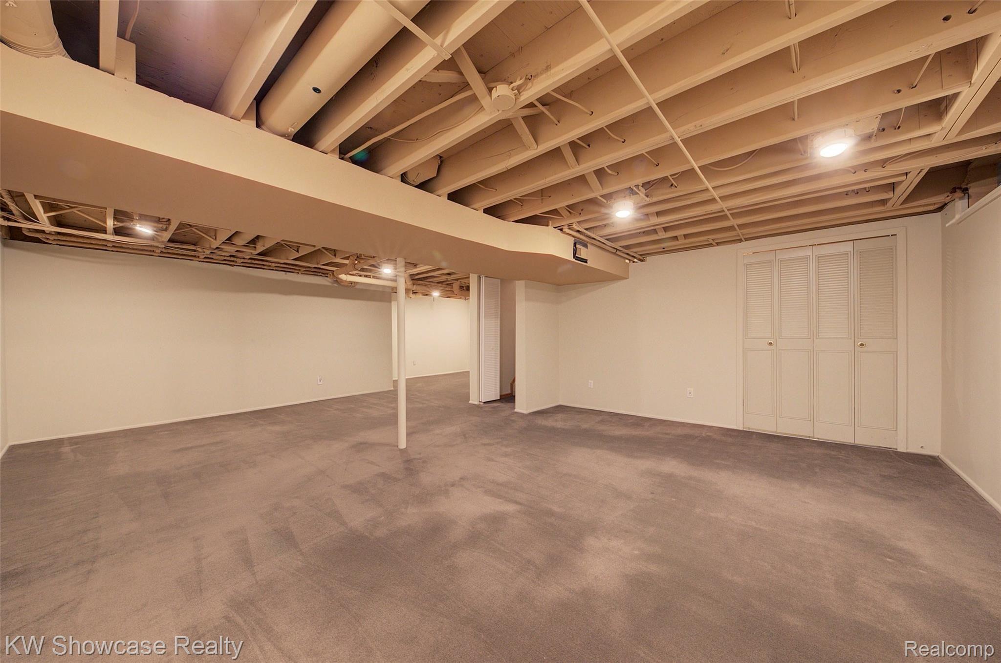 23163 Farmington Road Farmington, MI 48336 - Photo 41 of 44 4H8A2735_6_7.jpg