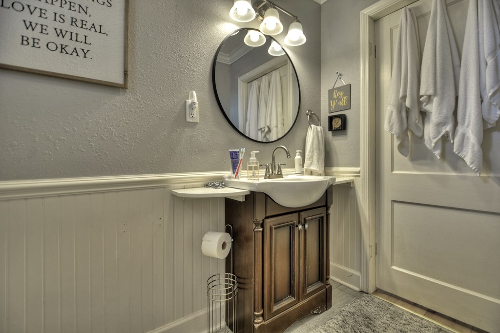154 Mountain Street Blue Ridge, GA 30513 - Photo 12 of 55 Gallery Image 12