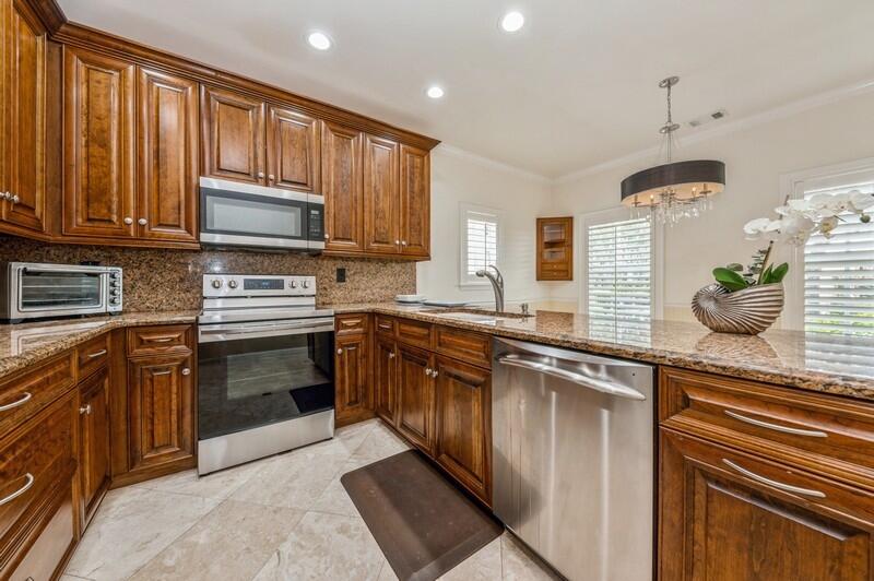 5871 Michaux Street Boca Raton, FL 33433 - Photo 2 of 28 05_5871Michaux_177001_Kitchen_FlexMLS800