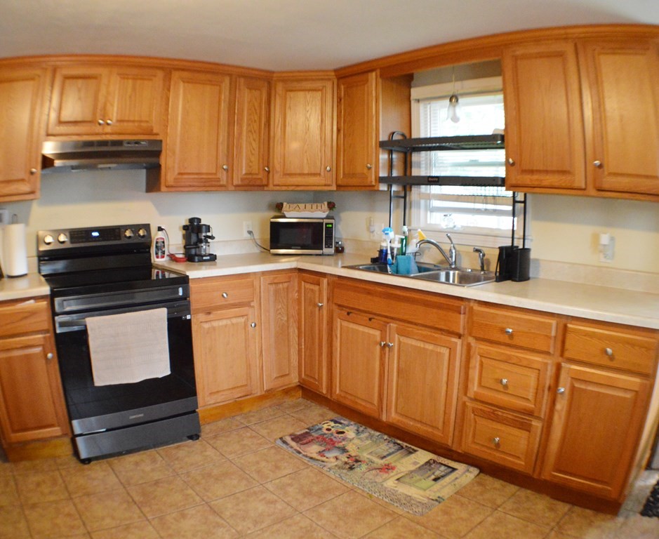 1139 St James Avenue Springfield, MA 01104 - Photo 4 of 17