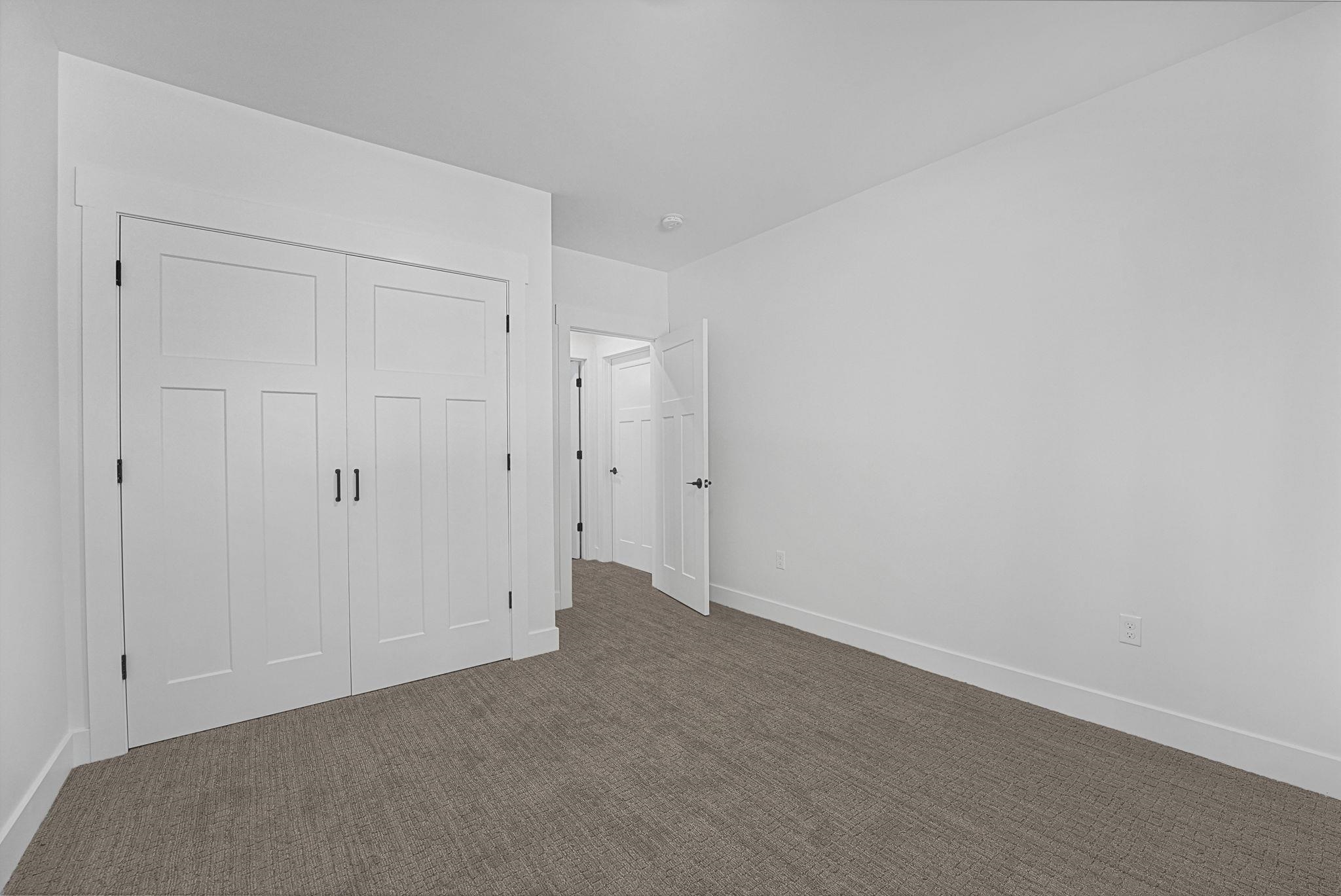2266 Arbutus Ridge Drive Traverse City, MI 49696 - Photo 23 of 39