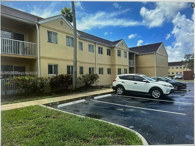 $309,000 | 13810 Southwest 112th Street, Unit 106, Miami, FL 33186