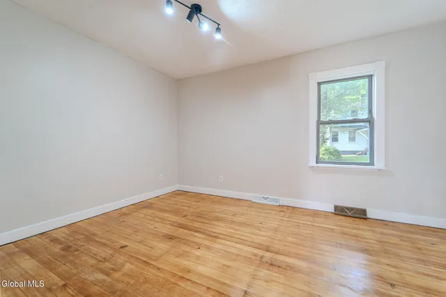 $234,999 | 520 Morey Park Hill Road, Schodack, NY 12123