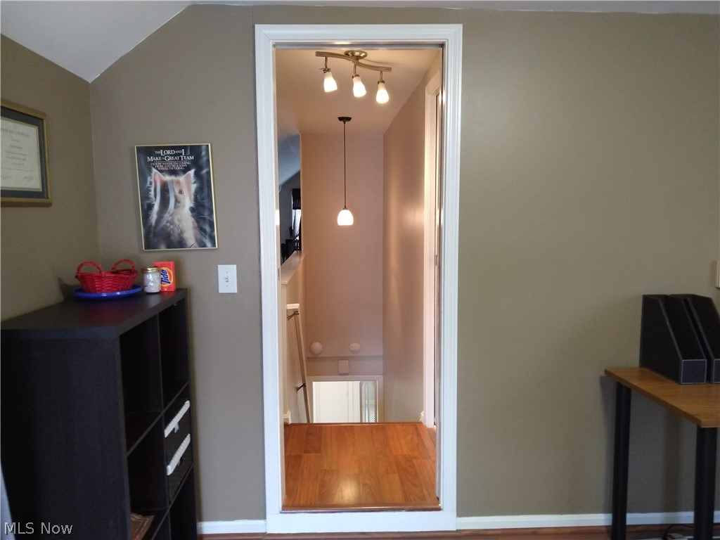 2016 Revere Road Cleveland, OH 44118 - Photo 20 of 35 Gallery Image 20