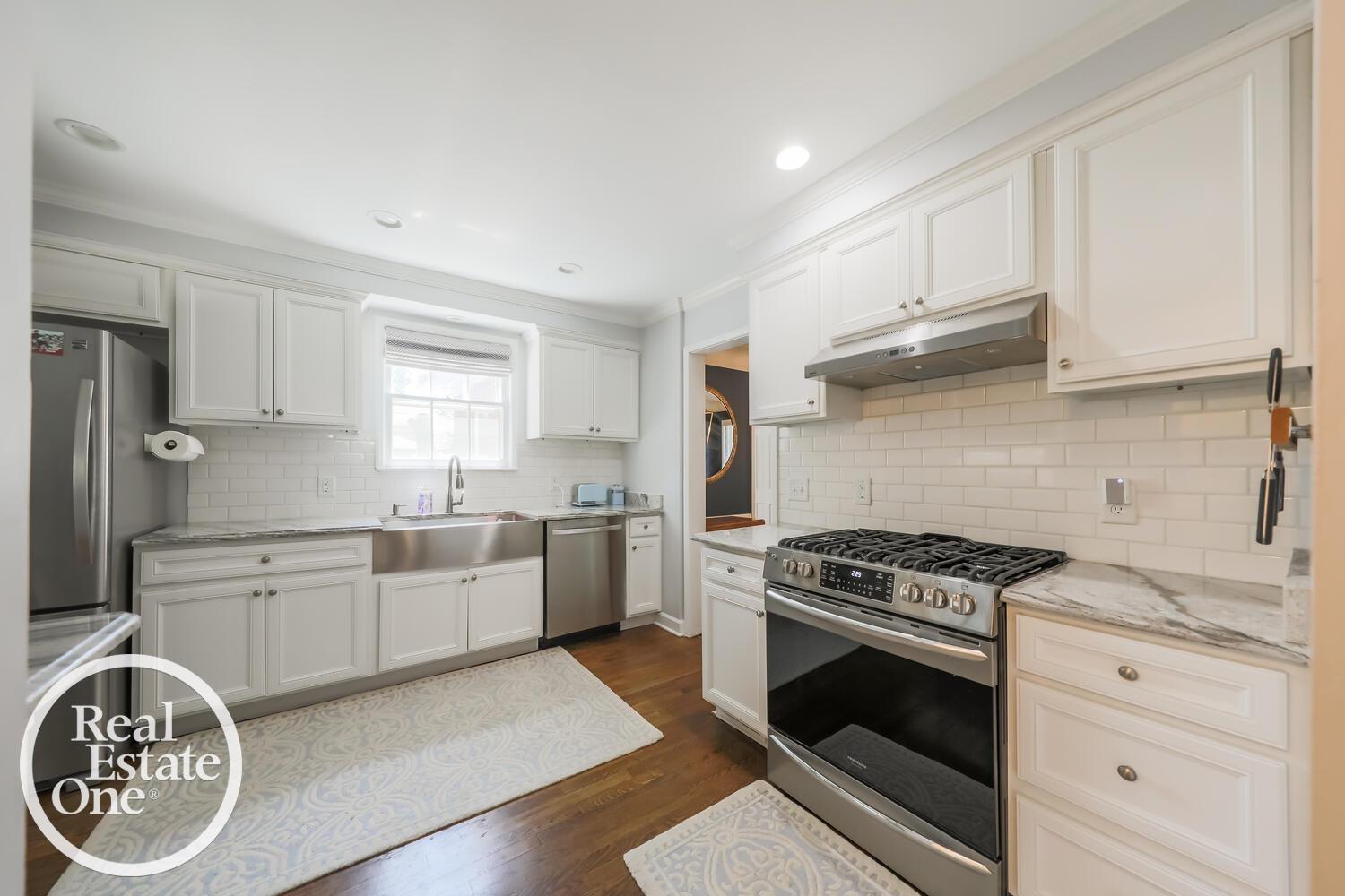 279 Merriweather Road Grosse Pointe, MI 48236 - Photo 18 of 32 Kitchen