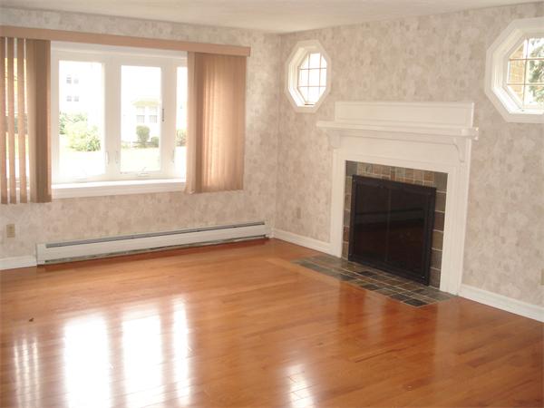 20 Dustin Road Reading, MA 01867 - Photo 2 of 18