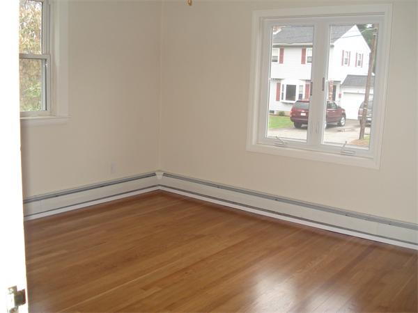 20 Dustin Road Reading, MA 01867 - Photo 10 of 18