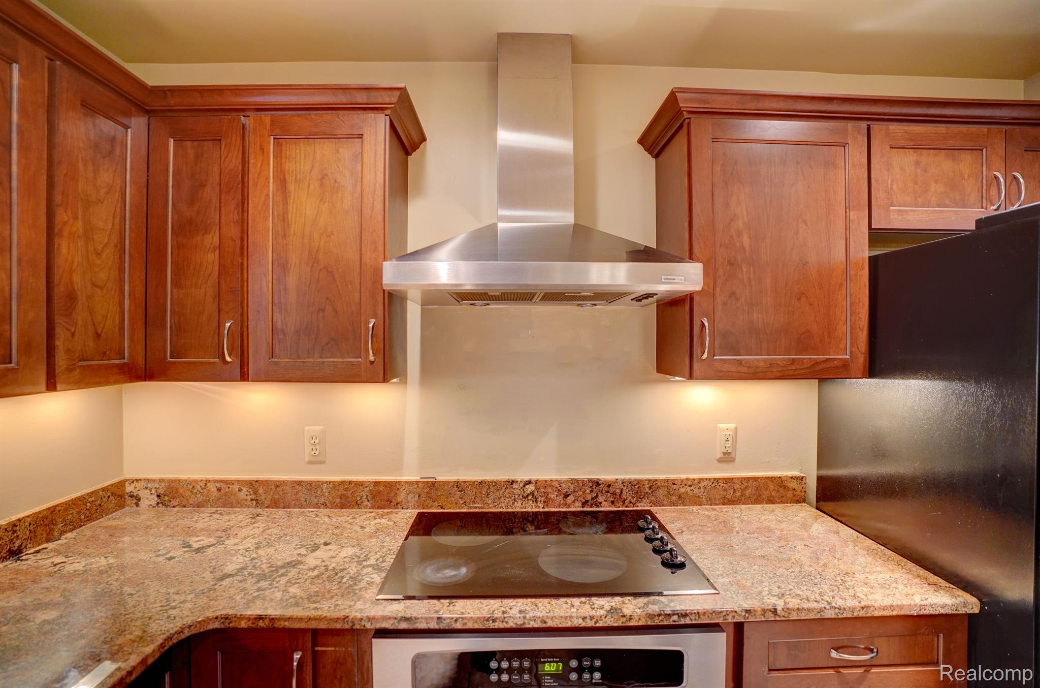 1219 Greenleaf Drive Rochester, MI 48309 - Photo 9 of 35